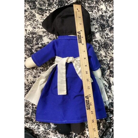 Faceless Handmade Amish Dolls Man & Woman in Traditional Amish Blue & Black - Picture 6 of 14